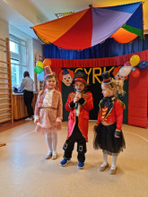 "Cyrk wita Was"