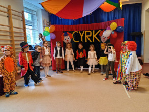 "Cyrk wita Was"