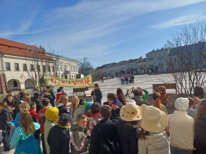 "Rej wita wiosnę"